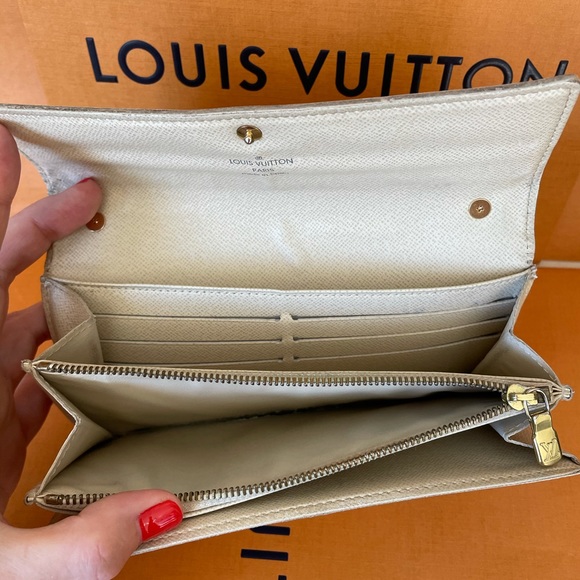 Louis Vuitton Damuer Azur Sarah Wallet with Chain - Picture 7 of 10